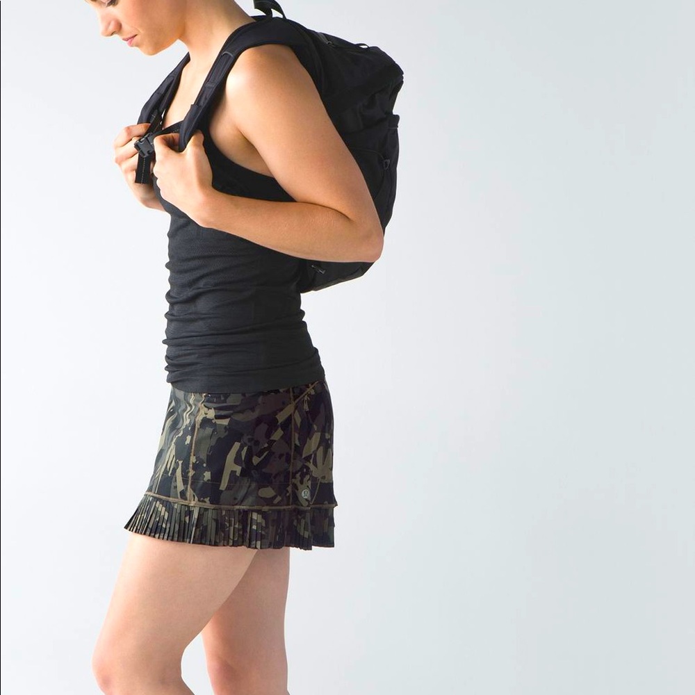 lululemon city sky run green camo skirt